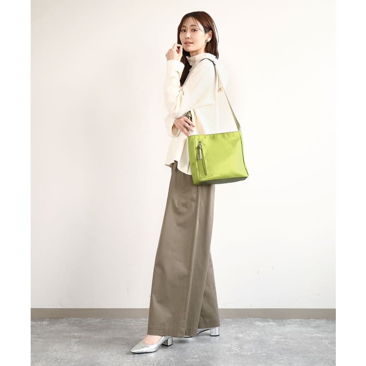 撥水加工/軽量]ナイロンスクエアショルダーバッグ[品番：ITKW0020143