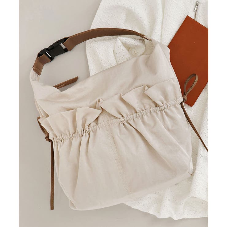 アイボリー | [2WAY/A4収納可]ギャザーポケットナイロンデザインバッグ | MK MICHEL KLEIN BAG