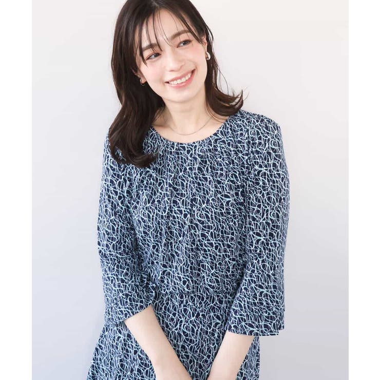 ネイビー | カリグラフィープリント フレアー袖ジャージブラウス 洗える | OFUON