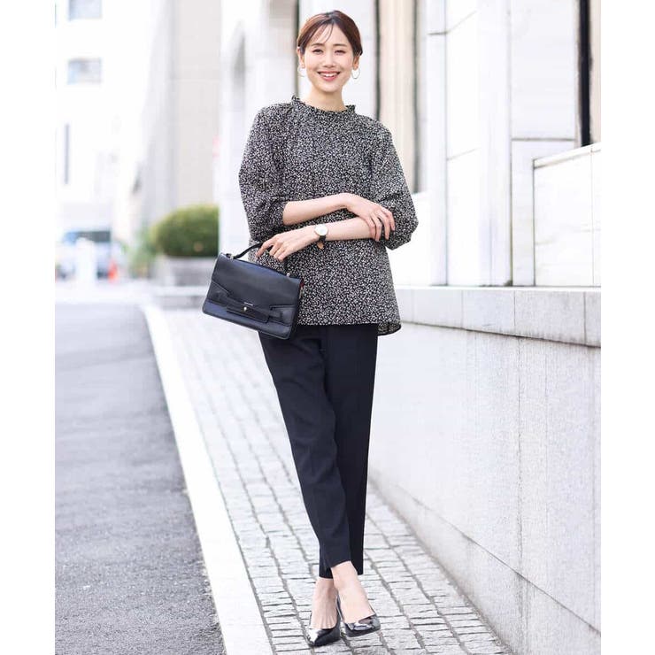 小花柄シャーリングブラウス/前後2way/洗える | OFUON | 詳細画像4 