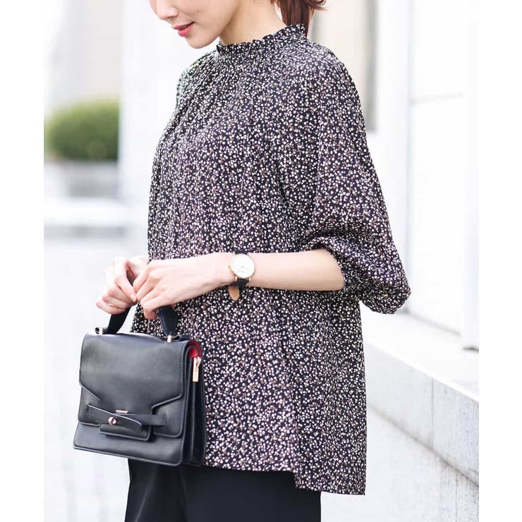 ブラック | 小花柄シャーリングブラウス/前後2way/洗える | OFUON