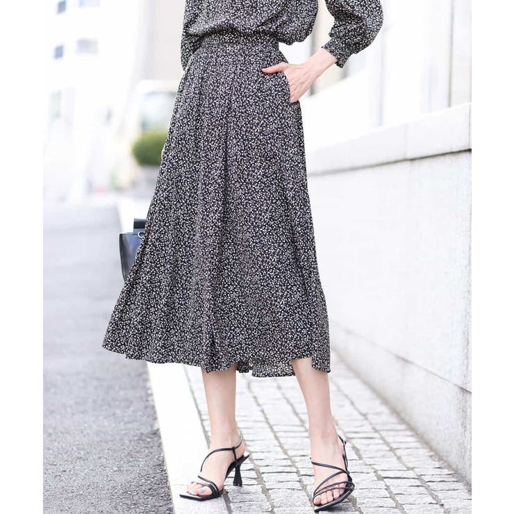 ブラック | 小花柄タックギャザースカート/洗える | OFUON