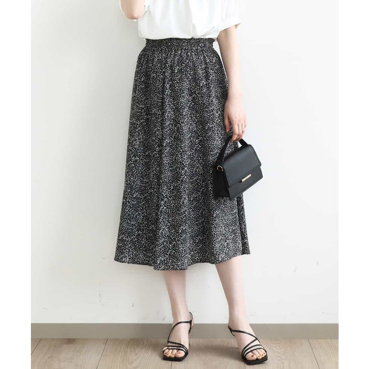 ブラック | モノトーンリーフ柄フレアースカート/洗える | OFUON