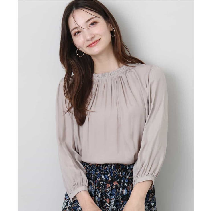 ライトベージュ | フリルギャザーネックサテンブラウス/接触冷感/洗える | MK MICHEL KLEIN