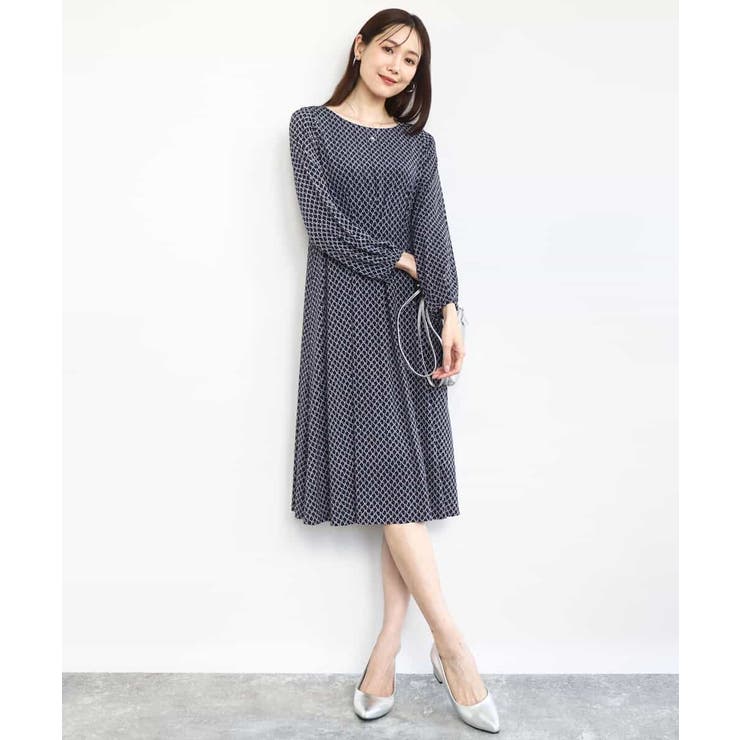 ネイビー | タックデザイン幾何柄ワンピース/洗える | MK MICHEL KLEIN