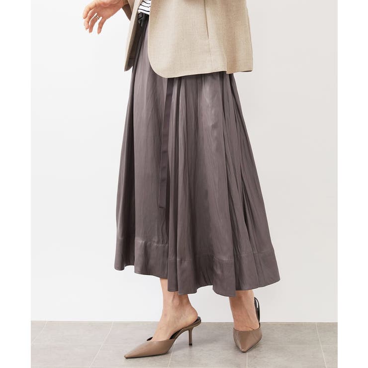カーキ | レザーライクサテンフレアスカート | MICHEL KLEIN