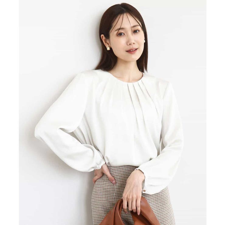 アイボリー | ウェーブサテンタックディティールブラウス/洗える | MK MICHEL KLEIN