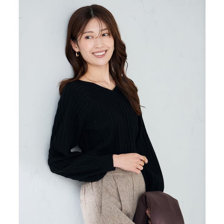 ブラック | プリーツライクVネックニット | a.v.v【WOMEN】