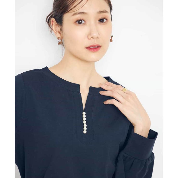 パール調付スリットネックトップス | a.v.v【WOMEN】 | 詳細画像4 