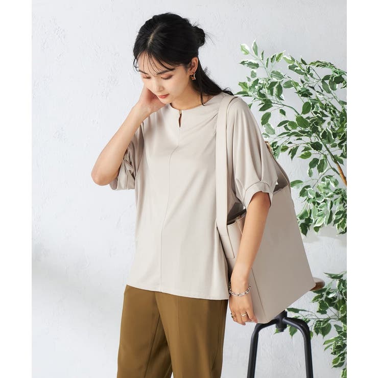 グレージュ | 【接触冷感/UVカット/吸水速乾】チャームネックパフスリーブトップス | a.v.v【WOMEN】