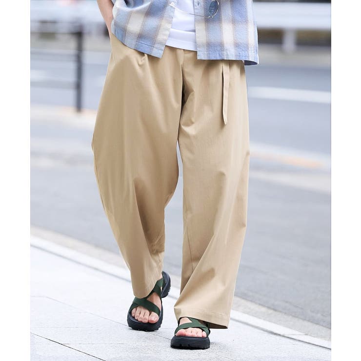 大人の控えめワイドパンツ【接触冷感 ストレッチ】ベルトツキワイドテーパードチノパ… | a.v.v【MEN】 | 詳細画像1 