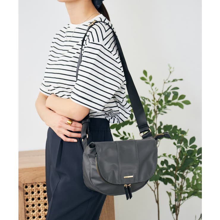 ダークグレー | ナイロンボディバッグ | a.v.v【WOMEN】