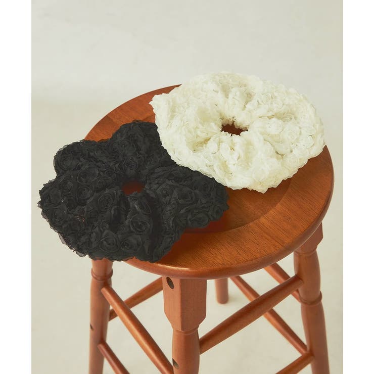 ブラック | レース調ビッグシュシュ | a.v.v【WOMEN】