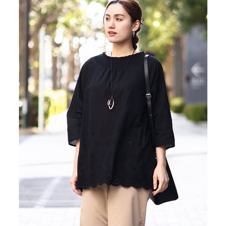 ブラック(94) | 【大きいサイズ】シャーリング刺繍ブラウス | eur3