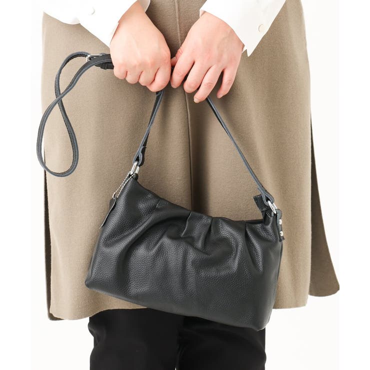 ブラック | レザータックコンパクトショルダーバッグ | eur3