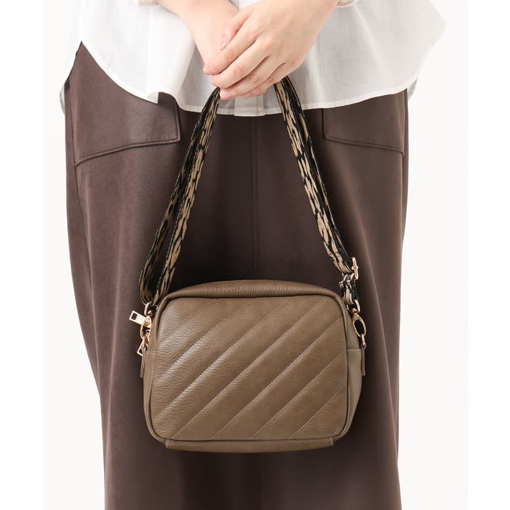 モカ(84) | ステッチスクエアショルダーバッグ | eur3