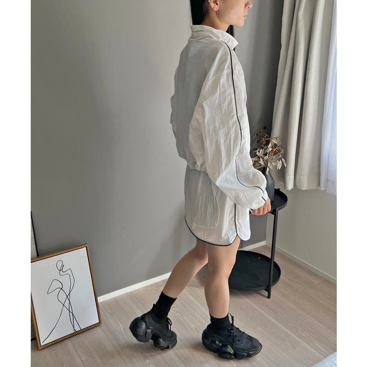 バイカラーパイピングナイロンタッチブルゾン＆ミニスカパンセットアップ | Jewelobe | 詳細画像4 