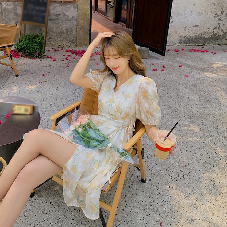 BCBG MAXAZRIA 花柄ラップスタイルワンピースドレス BCBG MAXAZRIA（ビーシービージーマックスアズリア）ボタニカル