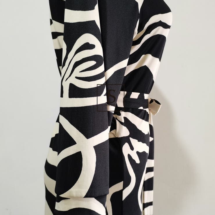 ○日本正規品○ Saint 美品◎金ボタン◎Yves Laurent ゼブラ柄