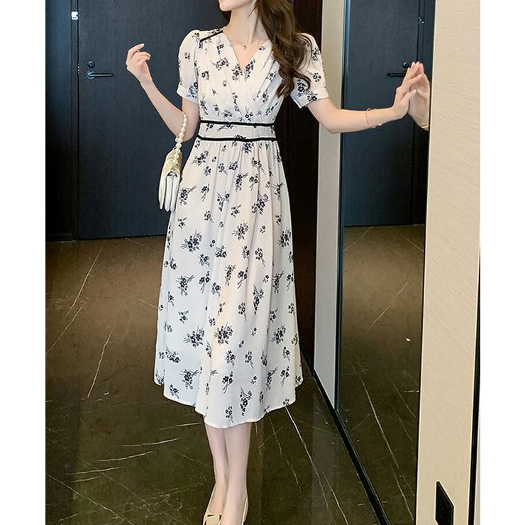 専用【即日発送】♡風にそよぐ藤色の花♡リボンタイシフォンワンピース♡XL 花柄シフォンワンピース＊Z155 | cherie ange