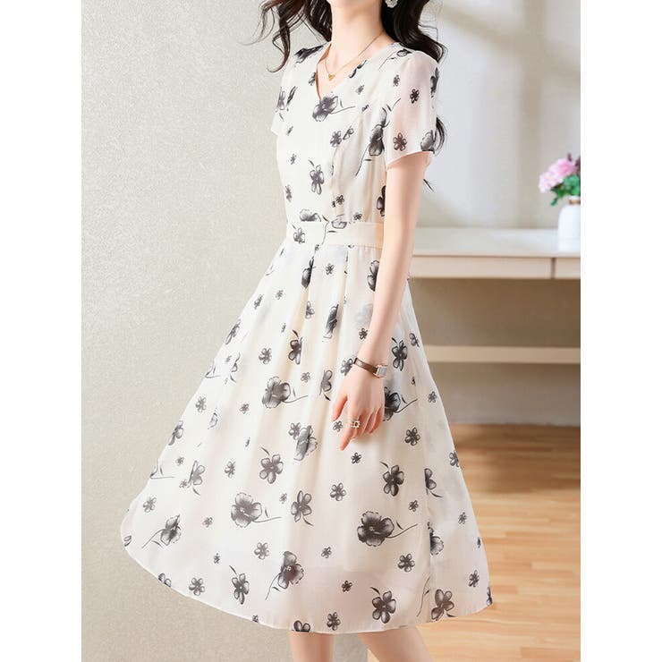 GLAMOROUS JANE リボン柄ワンピース？ GLAMOROUS JANE リボン柄ワンピース？