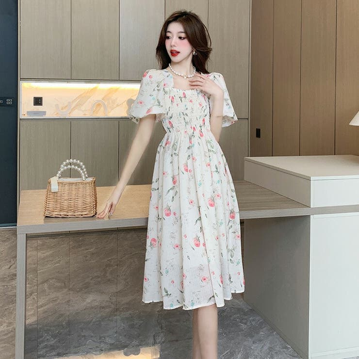 胸元シャーリング 花柄ワンピース 袖あり[品番：JSFW0010883