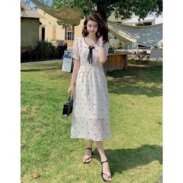 花柄Vネックパフスリーブワンピース SAISON DE PAPILLON（セゾンドパピヨン）の「Vネック花柄