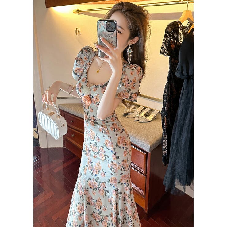 新品未使用品です。花柄ワンピース ZARA - ZARA同型♡フラワー柄ワンピース♡花柄 2019SS 赤 レッド