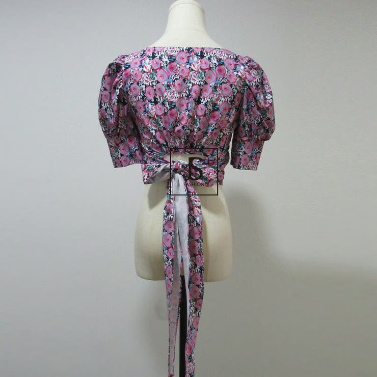 バックリボン花柄クロップド丈トップス レディース 花柄トップス バックリボン クロップド丈[品番：JSFW0008354