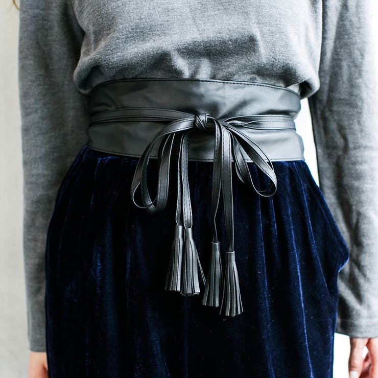トレンド感のあるスタイリングに タッセル付きフェイクレザーサッシュベルト | JULIA BOUTIQUE | 詳細画像17 