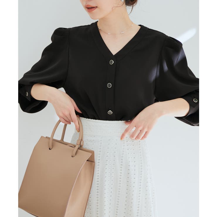 Web限定 キラッと釦 華奢みえvネックブラウス 品番 Visw Vis ビス のレディースファッション 通販 Shoplist ショップリスト