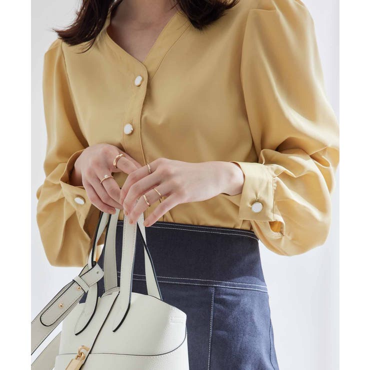 Web限定 キラッと釦 華奢みえvネックブラウス 品番 Visw Vis ビス のレディースファッション 通販 Shoplist ショップリスト