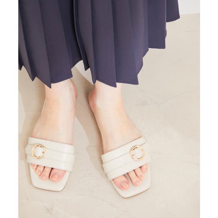 ホワイト(10) | メタルバックルフラットサンダル | VIS 