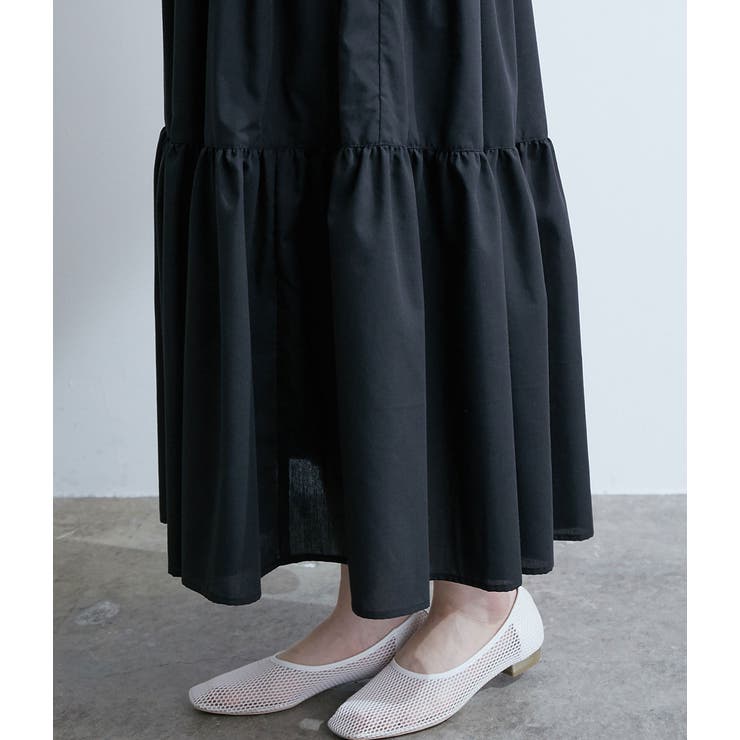 華やかなボリュームで魅せるティアードワンピース[品番