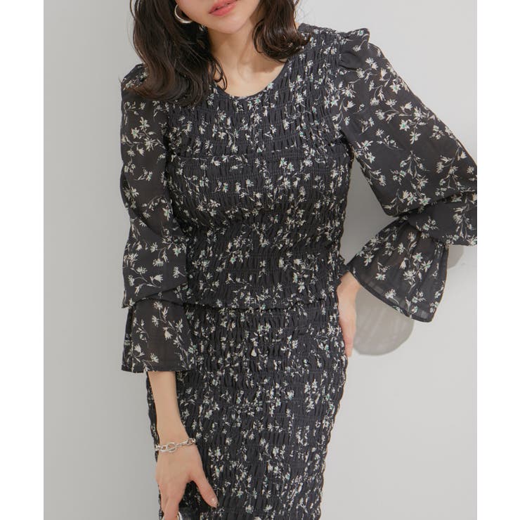 ブラック系(02) | 【セットアップ対応】花柄シャーリングブラウス | VIS 