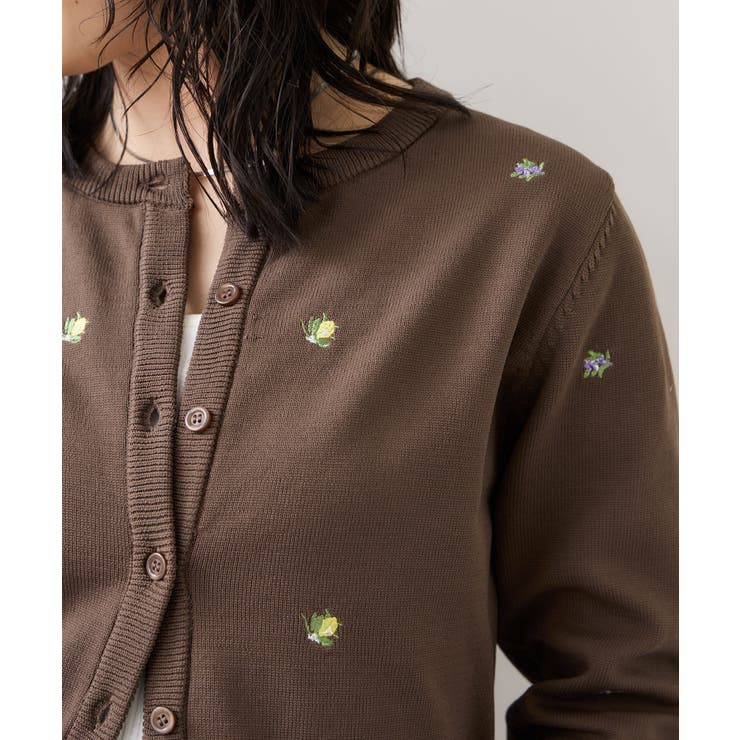 ブラウン(20) | 【WEB限定】フルーツ刺しゅうクルーネックカーディガン | VIS 