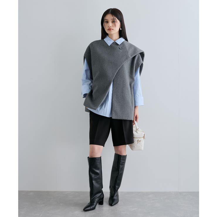 美品☆Zhor&Nema ネイビー 大粒ビジュー付きポンチョ ビーズ 高級感 美品☆Zhor&Nema ネイビー 大粒ビジュー付きポンチョ ビーズ 高級感