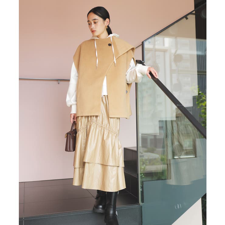美品☆Zhor&Nema ネイビー 大粒ビジュー付きポンチョ ビーズ 高級感 美品☆Zhor&Nema ネイビー 大粒ビジュー付きポンチョ ビーズ 高級感