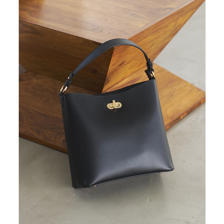 ブラック(01) | 楕円ひねり3層ショルダーバッグ/2WAY | VIS 