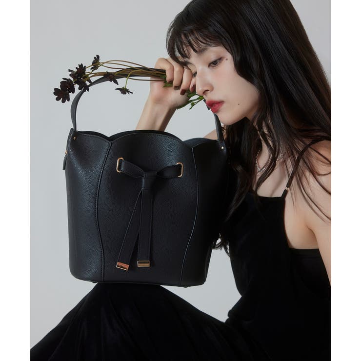 ブラック(01) | フラワーカットショルダーバッグ/2WAY | VIS 