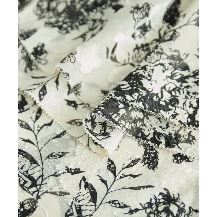 【emur】花柄ラッフルカラーフレア袖ブラウス　完売品 emur】花柄ラッフルカラーフレア袖ブラウス[品番：RPCW0030580]｜ROPE