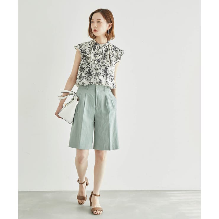 【emur】花柄ラッフルカラーフレア袖ブラウス　完売品 emur】花柄ラッフルカラーフレア袖ブラウス[品番：RPCW0030580]｜ROPE