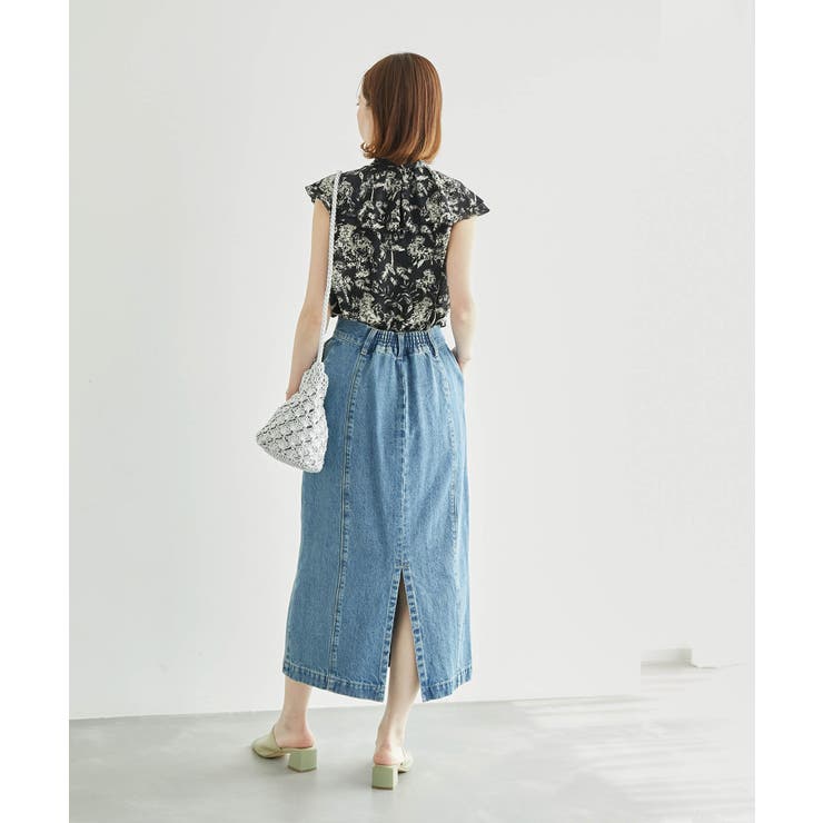 【emur】花柄ラッフルカラーフレア袖ブラウス　完売品 emur】花柄ラッフルカラーフレア袖ブラウス[品番：RPCW0030580]｜ROPE