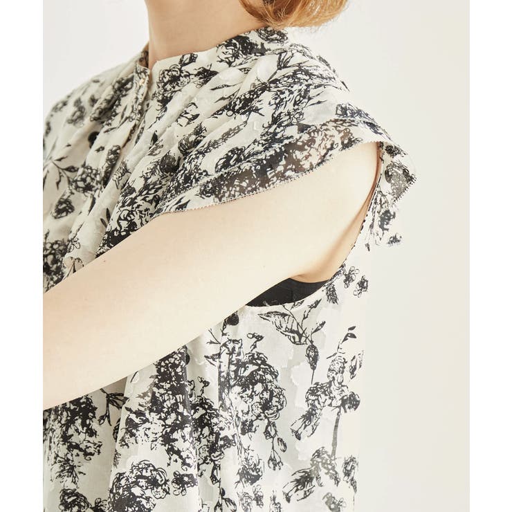 【emur】花柄ラッフルカラーフレア袖ブラウス　完売品 emur】花柄ラッフルカラーフレア袖ブラウス[品番：RPCW0030580]｜ROPE
