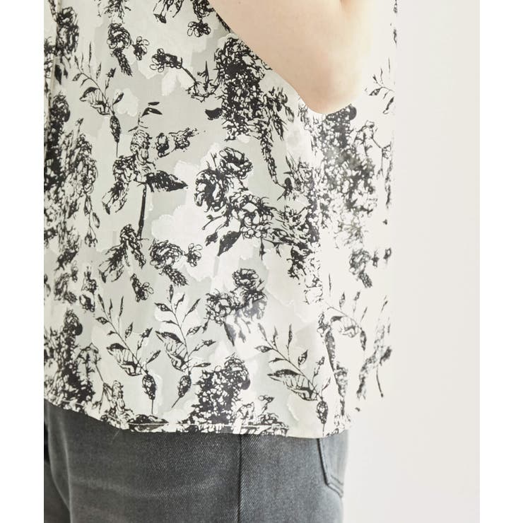 emur】花柄ラッフルカラーフレア袖ブラウス[品番：RPCW0030580]｜ROPE
