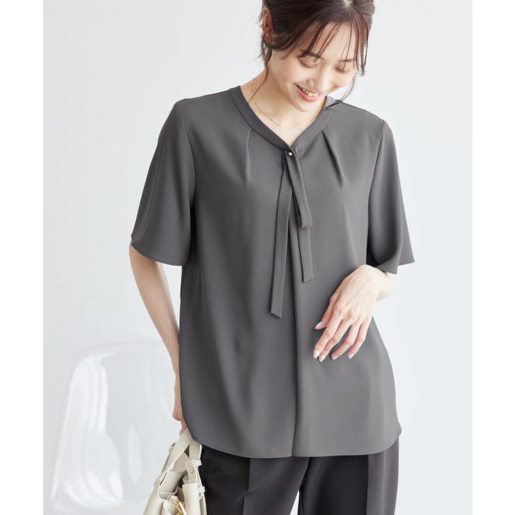 チャコール(06) | 2サイズ展開/メタルボタンリボンタイハーフスリーブブラウス | ROPE' PICNIC