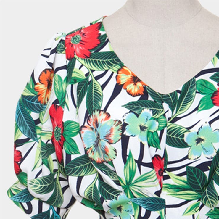 花柄×リーフ柄の華やかなデザインでシーズンムード漂うリゾート柄フレアワンピース | KawaiCat | 詳細画像8