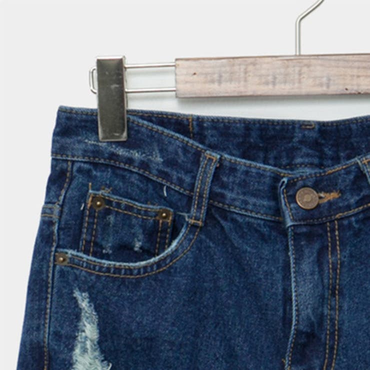定番のブルーカラーにゆったりめのシルエットで穿きやすい☆ダメージ・スクラッチ加工デニムパンツ