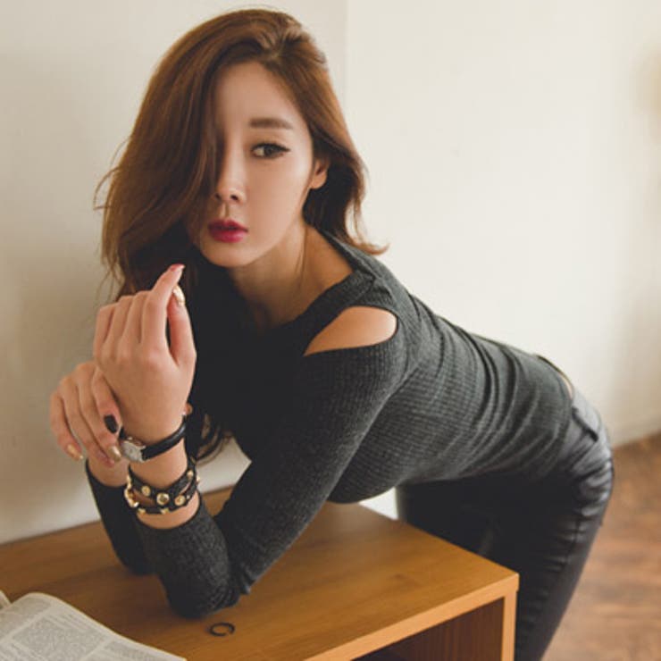 ショルダーホールデザインにツイストを加えたリブニットソー | KawaiCat | 詳細画像6 