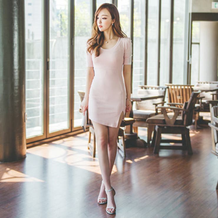 タイトなシルエットが綺麗な半袖ワンピース 太もも のスリットがとてもセクシー 両袖 品番 Kw Kawaicat カワイキャット のレディースファッション通販 Shoplist ショップリスト